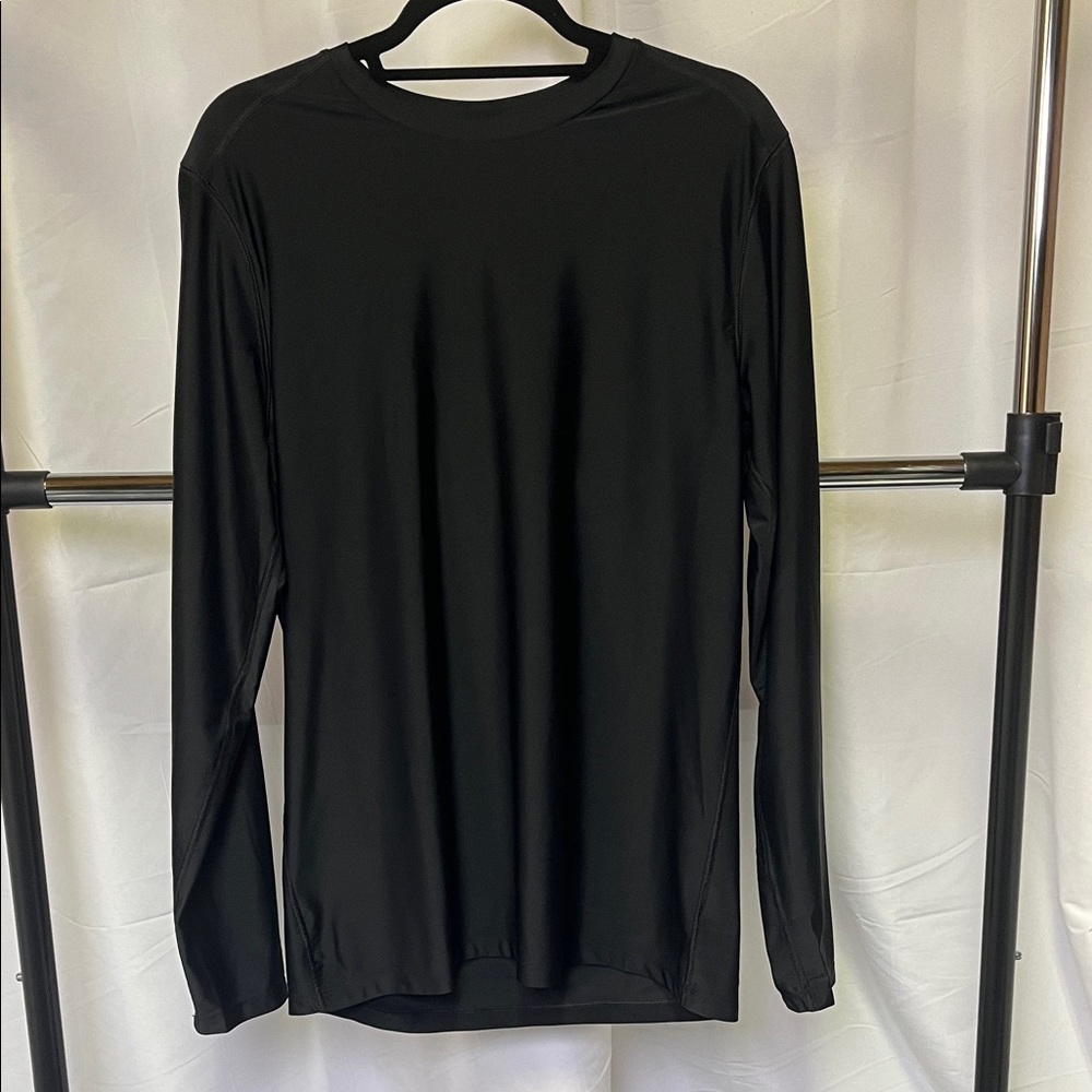Old Navy Men's Classic Black Swim Rash Guard medium tall